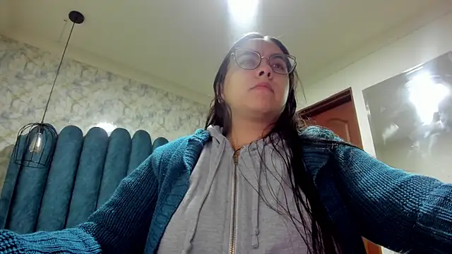 nalalye cruzz  online show from 15, 10, 2025