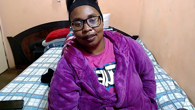 Snapshot of ZOQULUx chatting on 6, 5, 2026 ZOQULUx online show from 6, 5, 2026