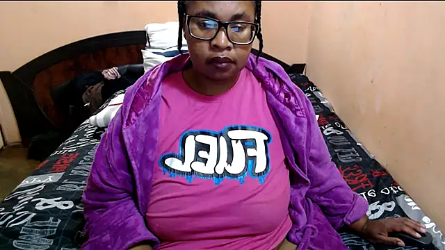Snapshot of ZOQULUx chatting on 26, 5, 2026 ZOQULUx online show from 26, 5, 2026