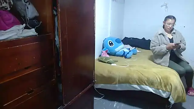 clarisse69 online show from 9, 9, 2025