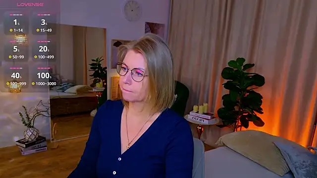 Snapshot of Annie_Light chatting on 16, 5, 2026 Annie Light online show from 16, 5, 2026