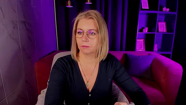 Annie Light online show from 21, 10, 2025