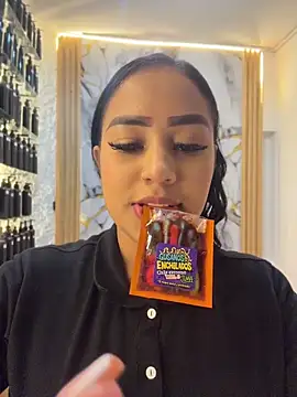 Snapshot of Luisa_Fernandaa chatting on 6, 6, 2026 Luisa Fernandaa online show from 6, 6, 2026