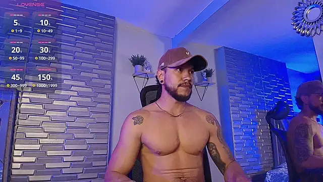 ARON TAYLER01 online show from 12, 4, 2026