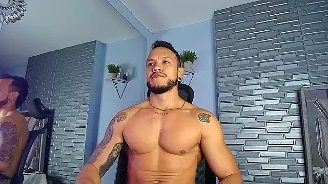 ARON TAYLER01 online show from 3, 2, 2026