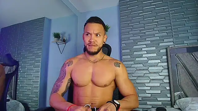 ARON TAYLER01 online show from 11, 2, 2026