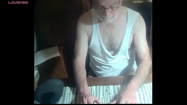Snapshot of terrybare chatting on 12, 3, 2025 terrybare online show from 12, 3, 2025