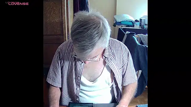 Snapshot of terrybare chatting on 12, 6, 2026 terrybare online show from 12, 6, 2026