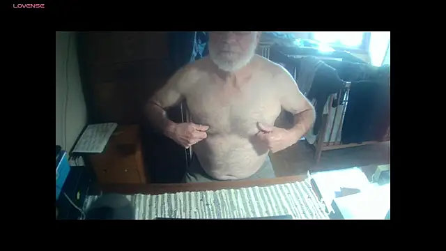 Snapshot of terrybare chatting on 18, 10, 2025 terrybare online show from 18, 10, 2025
