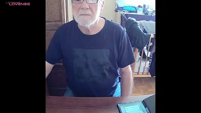 Snapshot of terrybare chatting on 7, 6, 2026 terrybare online show from 7, 6, 2026
