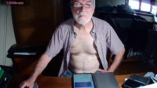 Snapshot of terrybare chatting on 30, 5, 2026 terrybare online show from 30, 5, 2026
