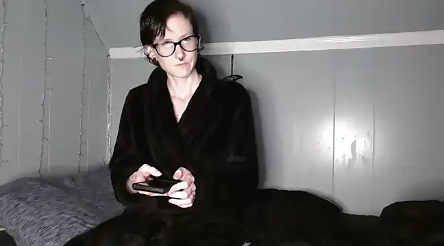 Snapshot of EsraScene chatting on 8, 3, 2025 EsraScene online show from 8, 3, 2025