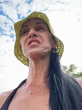 MilffantasyX online show from 23, 6, 2026