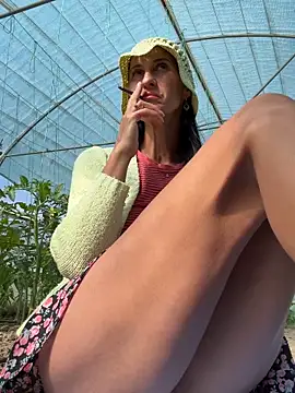 MilffantasyX online show from 17, 6, 2026