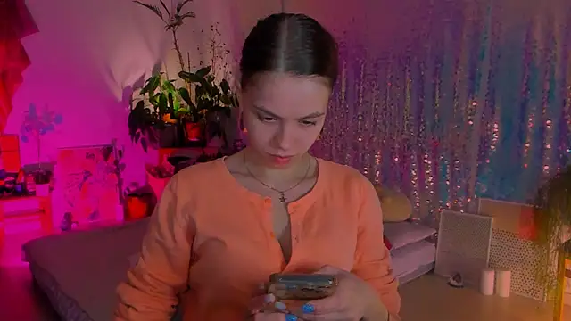 Snapshot of poli__ chatting on 1, 2, 2025 poli   online show from 1, 2, 2025