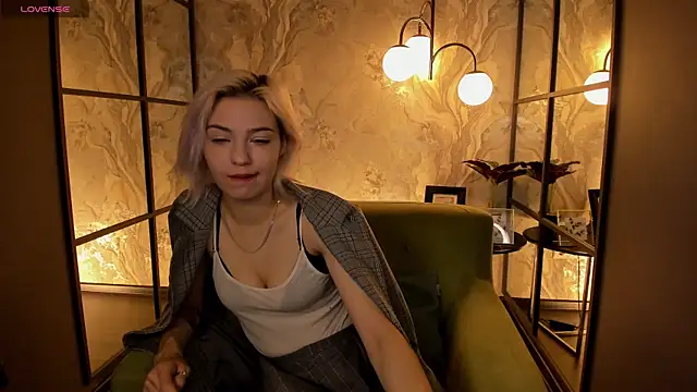 AlysiaSun online show from 4, 10, 2025