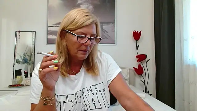 YulliaMilf online show from 19, 9, 2025