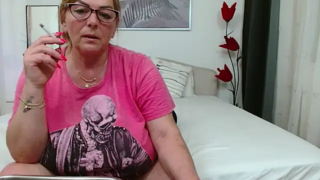 YulliaMilf online show from 8, 5, 2026