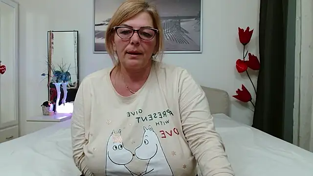 YulliaMilf online show from 3, 2, 2026