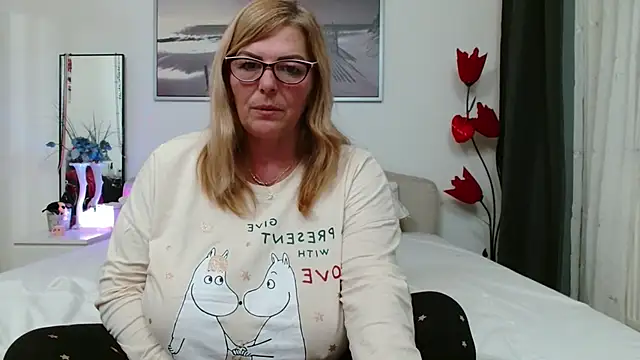 YulliaMilf online show from 1, 2, 2026