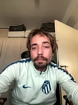 SweetBoy32 online show from 15, 12, 2025