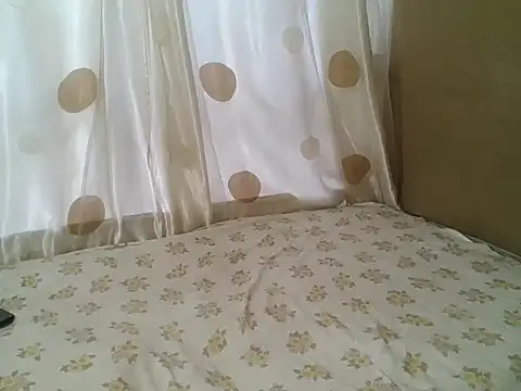 SexyBee96 online show from 25, 3, 2026