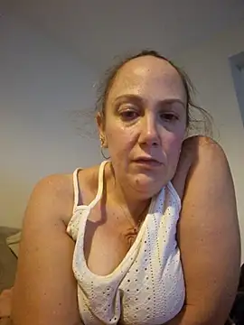 Wisie Cutie online show from 6, 11, 2025