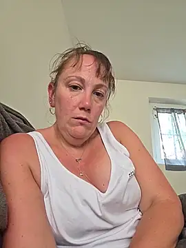 Wisie Cutie online show from 8, 6, 2026