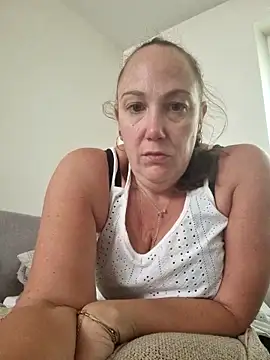 Snapshot of Wisie_Cutie chatting on 6, 10, 2025 Wisie Cutie online show from 6, 10, 2025