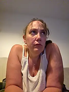 Wisie Cutie online show from 15, 4, 2026