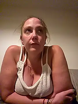 Wisie Cutie online show from 13, 4, 2026