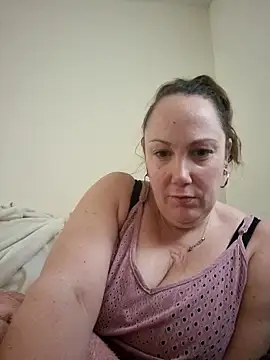 Snapshot of Wisie_Cutie chatting on 18, 1, 2025 Wisie Cutie online show from 18, 1, 2025