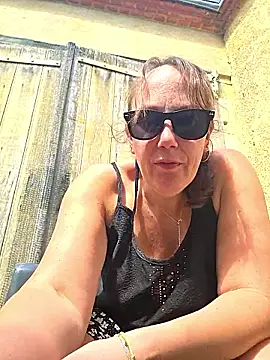 Wisie Cutie online show from 18, 4, 2026