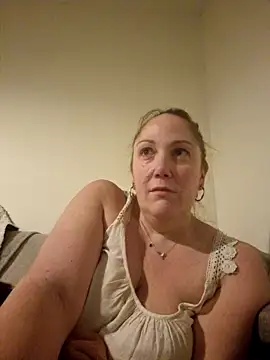 Snapshot of Wisie_Cutie chatting on 7, 1, 2025 Wisie Cutie online show from 7, 1, 2025