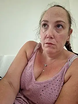 Snapshot of Wisie_Cutie chatting on 11, 9, 2025 Wisie Cutie online show from 11, 9, 2025