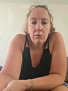 Wisie Cutie online show from 15, 6, 2026