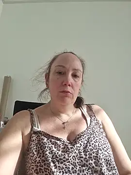 Wisie Cutie online show from 4, 2, 2026