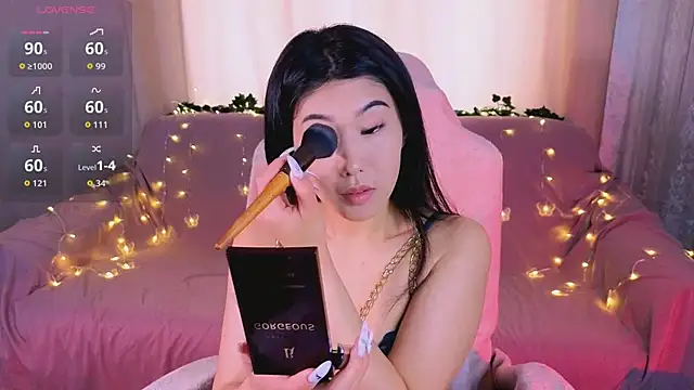 Wendy  Hills online show from 5, 4, 2026