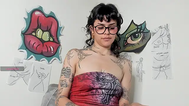 Snapshot of trinitty chatting on 23, 4, 2026 trinitty online show from 23, 4, 2026