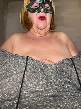 Snapshot of mariannecox chatting on 12, 2, 2025 mariannecox online show from 12, 2, 2025