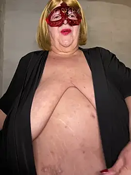 Snapshot of mariannecox chatting on 14, 2, 2025 mariannecox online show from 14, 2, 2025