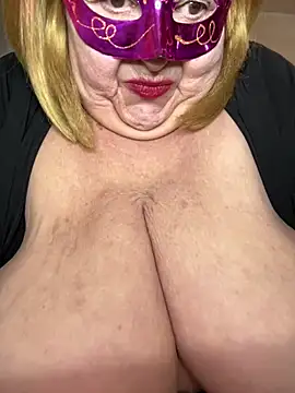 Snapshot of mariannecox chatting on 12, 12, 2024 mariannecox online show from 12, 12, 2024
