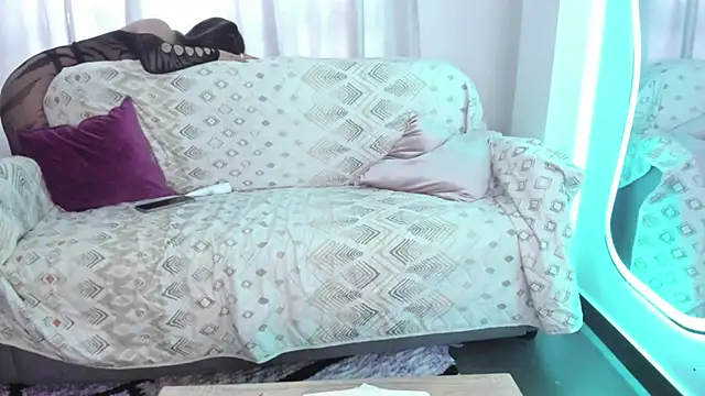 KAROLIVONNE online show from 24, 2, 2026