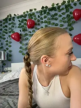 Charming Ritta online show from 1, 2, 2025