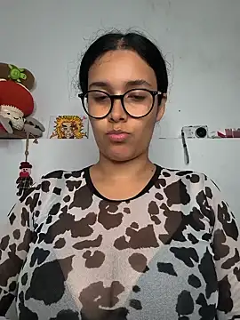 Snapshot of Annya-sweet chatting on 7, 7, 2026 Annya-sweet online show from 7, 7, 2026
