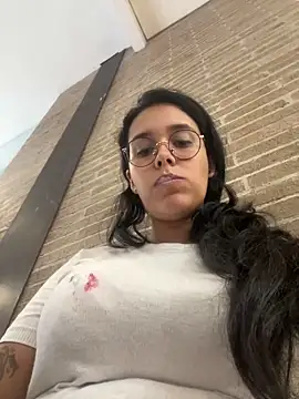 Snapshot of Annya-sweet chatting on 5, 2, 2025 Annya-sweet online show from 5, 2, 2025