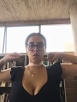 Snapshot of Annya-sweet chatting on 1, 7, 2026 Annya-sweet online show from 1, 7, 2026