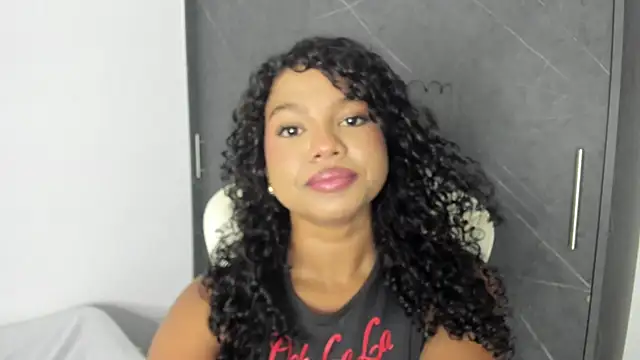 chloe ebony  online show from 19, 2, 2026