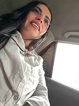 Snapshot of i_am_nina_ chatting on 28, 11, 2025 i am nina online show from 28, 11, 2025