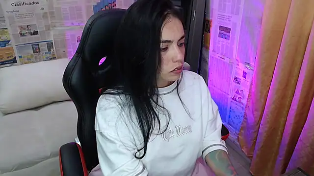 i am nina  online show from 22, 10, 2025